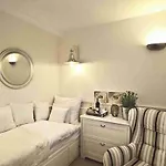 Fisher House アパート ソポト