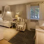 Apartment Fisher House *